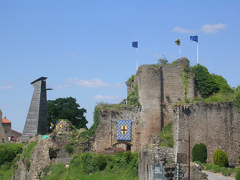Château de Tiffauges (Château de Barbe-Bleue)